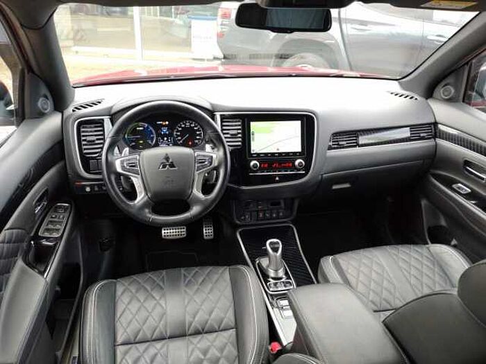 Mitsubishi Outlander 2.4 PHEV Plus Spirit 4WD 360° a.1.Hand