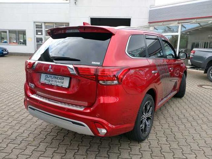 Mitsubishi Outlander 2.4 PHEV Plus Spirit 4WD 360° a.1.Hand