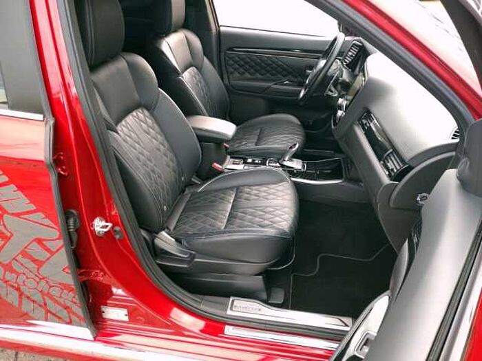 Mitsubishi Outlander 2.4 PHEV Plus Spirit 4WD 360° a.1.Hand