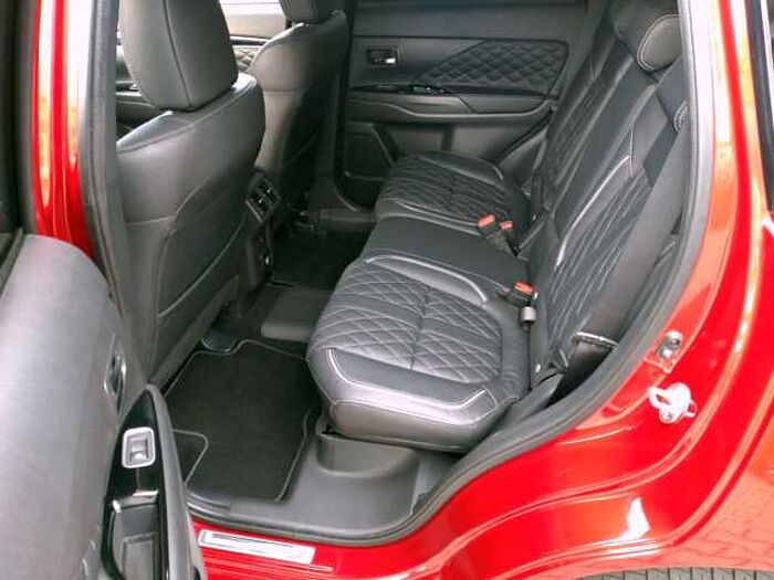 Mitsubishi Outlander 2.4 PHEV Plus Spirit 4WD 360° a.1.Hand