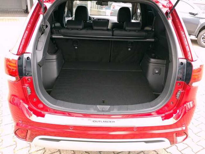 Mitsubishi Outlander 2.4 PHEV Plus Spirit 4WD 360° a.1.Hand